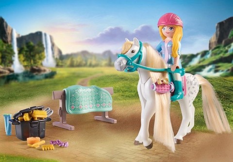 Комплет са фигурама Horses 71354 Isabella и Lioness у зони за прање коњаIVET.RS - Nova Kolekcija