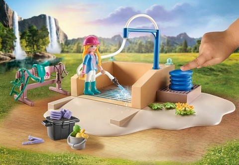 Комплет са фигурама Horses 71354 Isabella и Lioness у зони за прање коњаIVET.RS - Nova Kolekcija