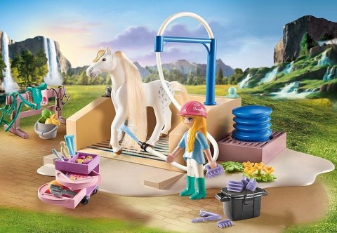 Комплет са фигурама Horses 71354 Isabella и Lioness у зони за прање коњаIVET.RS - Nova Kolekcija