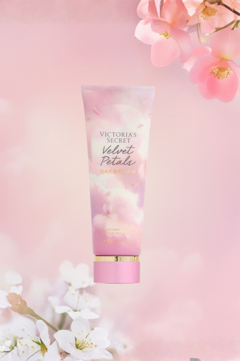 Losion za telo Victoria`s Secret Velvet Petals Daydream Body Lotion 236 mlIVET.RS - Nova Kolekcija