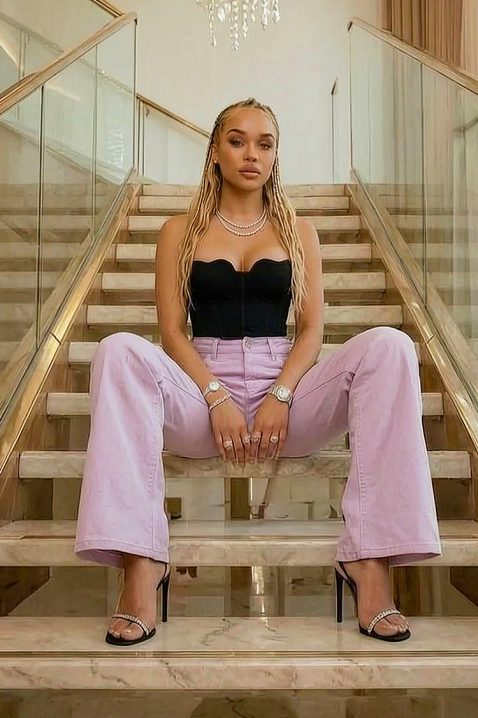 Ženske farmerke visokog struka sa pocepanim akcentom u nežnoj boji VIREZA, Boja: ljubičasta, IVET.RS - Nova Kolekcija