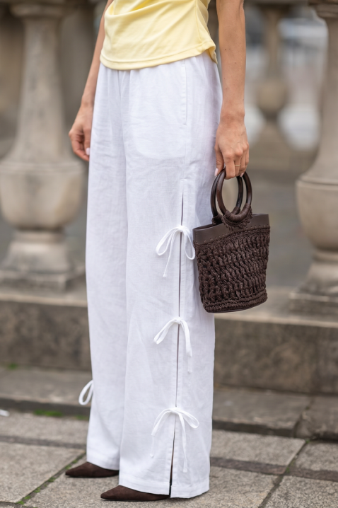 Ženske letnje pantalone sa atraktivnim vezicama LEORA WHITE, Boja: bela, IVET.RS - Nova Kolekcija
