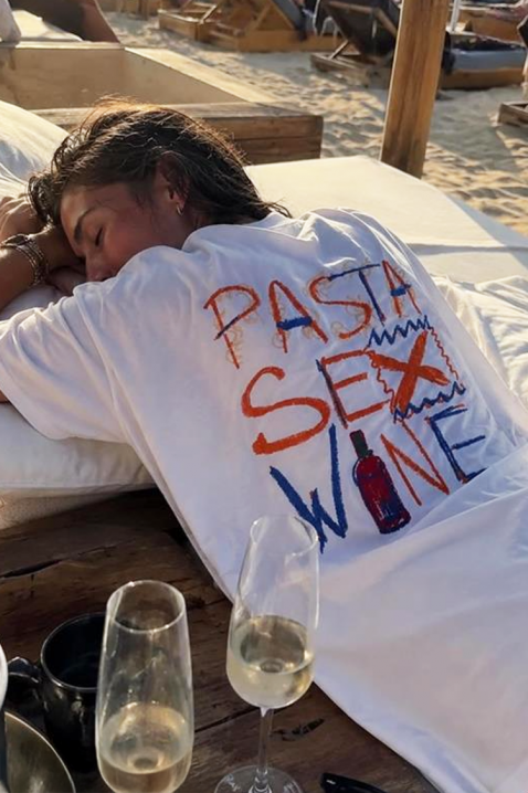 Ženska majica sa slobodnom siluetom i printom pasta sex wine BELVITA, Boja: bela, IVET.RS - Nova Kolekcija