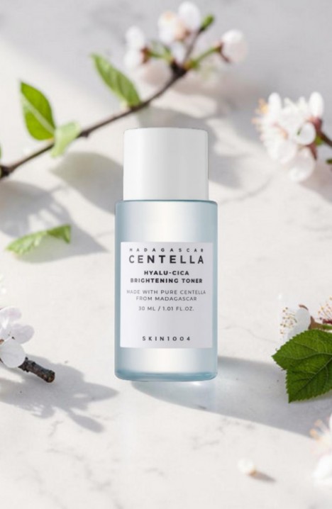 SKIN1004 Madagascar Centella Hyalu-Cica Brightening Toner 30 mlIVET.RS - Nova Kolekcija