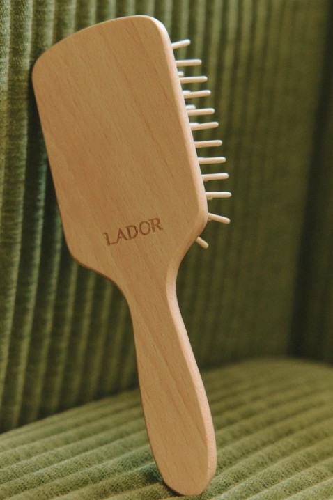 Lador Detangling Paddle Hair Brush Wood 19 cm * 4,3 cm * 6,8 cmIVET.RS - Nova Kolekcija