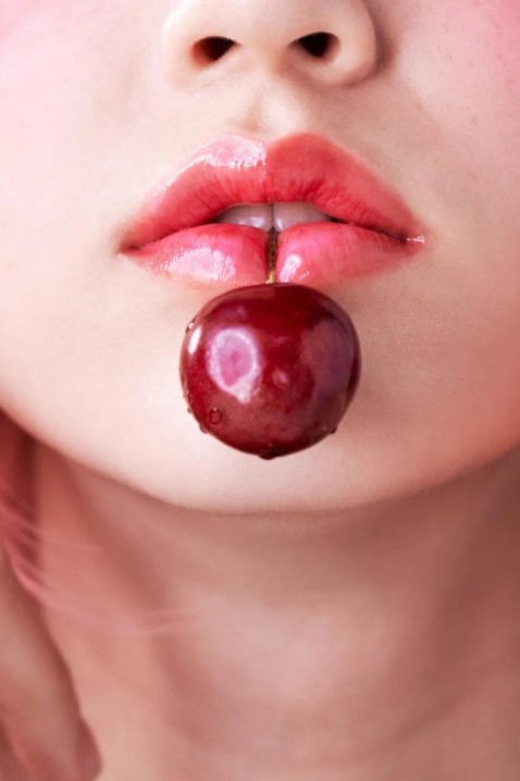 TOCOBO Glass Tinted Lip Balm 011 Flush Cherry, 3.5 gIVET.RS - Nova Kolekcija