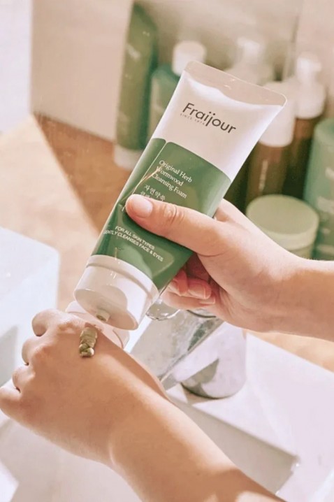Fraijour Original Herb Wormwood Cleansing Foam 150 mlIVET.RS - Nova Kolekcija
