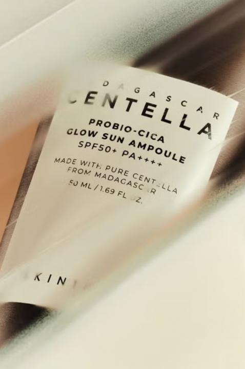 SKIN1004 Madagascar Centella Probio-Cica Glow Sun Ampoule SPF50 50 mlIVET.RS - Nova Kolekcija