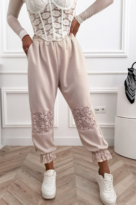 Romantičan ženski boho pantalone sa prefinjenim čipkanim akcentima i udobnim siluetom VESPERIA BEIGE, Boja: bež, IVET.RS - Nova Kolekcija