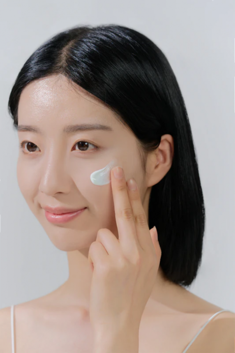 SKIN1004 Madagascar Centella Hyalu-Cica Water-Fit Sun Serum 50mlIVET.RS - Nova Kolekcija