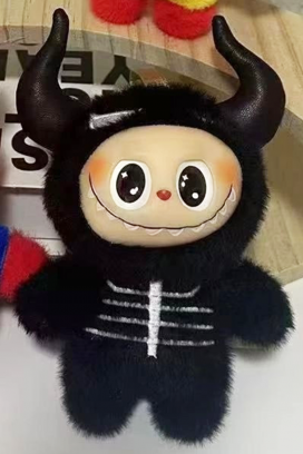 plišani privezak LABUBU DEVILAN
