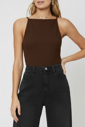 ženski minimalistički top sa čistim dizajnom CARELINA BROWN